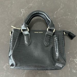 Mini bag with extended chain